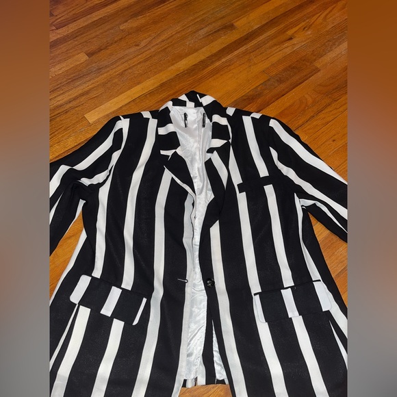 Blazer - Picture 1 of 2